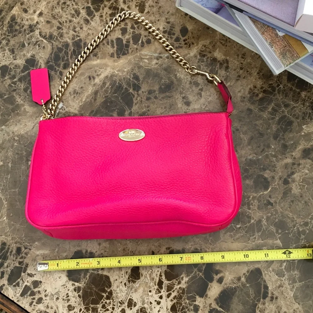 Coach HotPink Leather Shoulder/Wristlet Clutch with Gold Chain - Picture 6 of 9